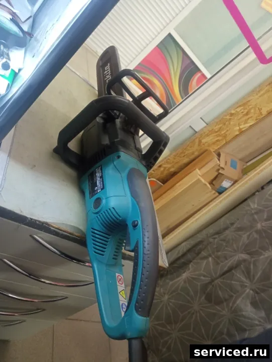 Электропила Makita UC4030A