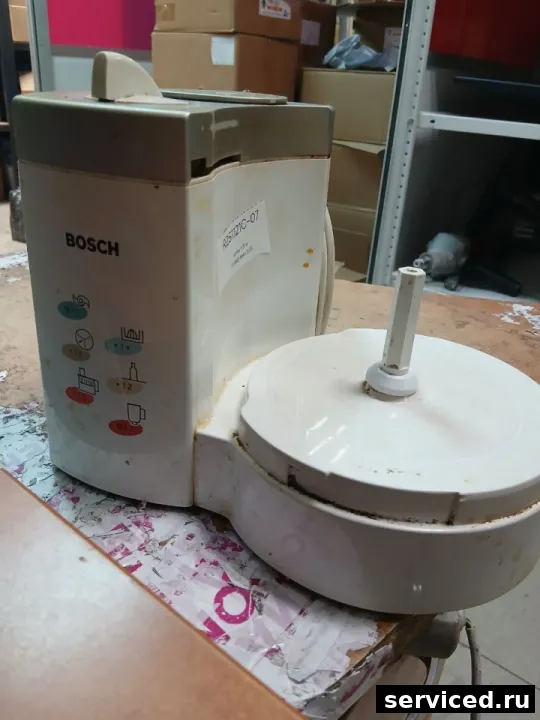 Кухонный комбайн Bosch cncm11st1