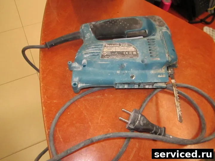 Лобзик Makita 4326