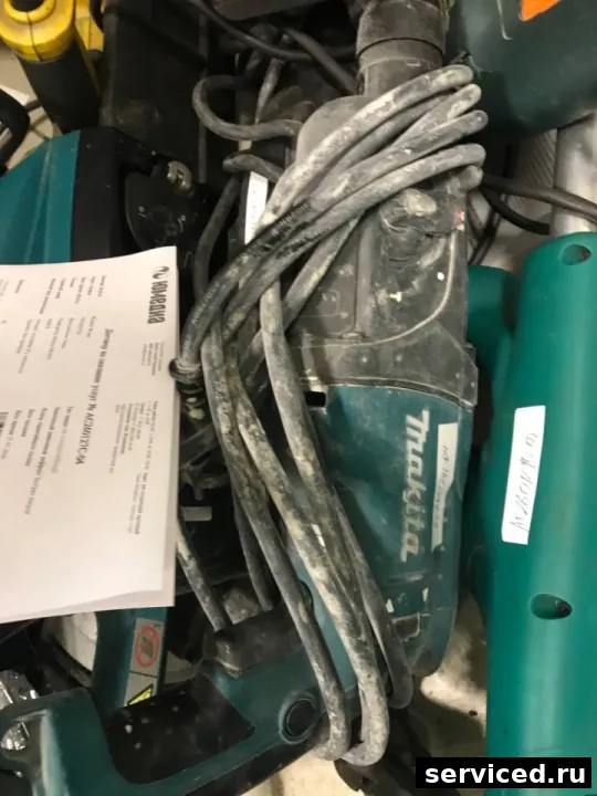 Перфоратор Makita HR2470