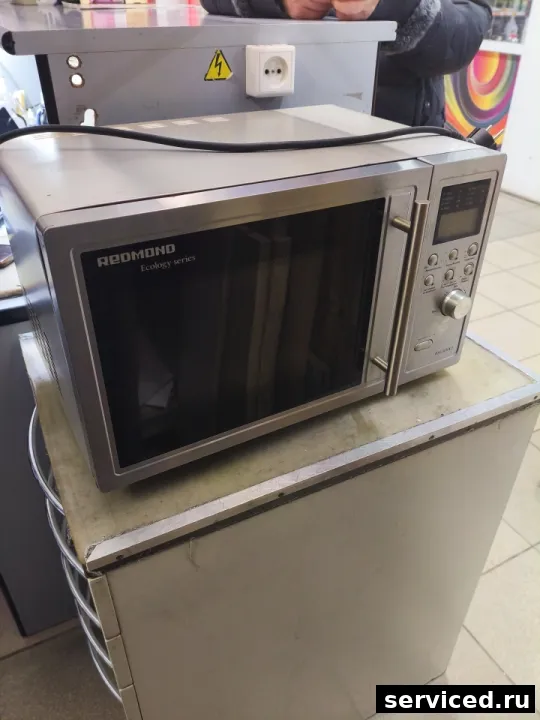 Микроволновая печь REDMOND RM-M1003